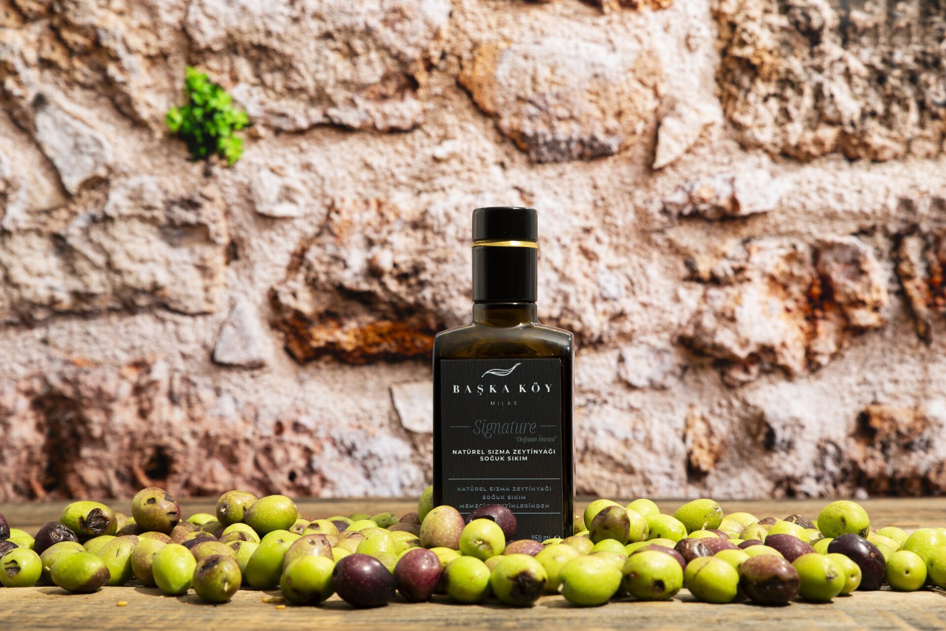 Başka Köy Signature: Özel Tasarım Kutulu Soğuk Sıkım Erken Hasat (250ml)