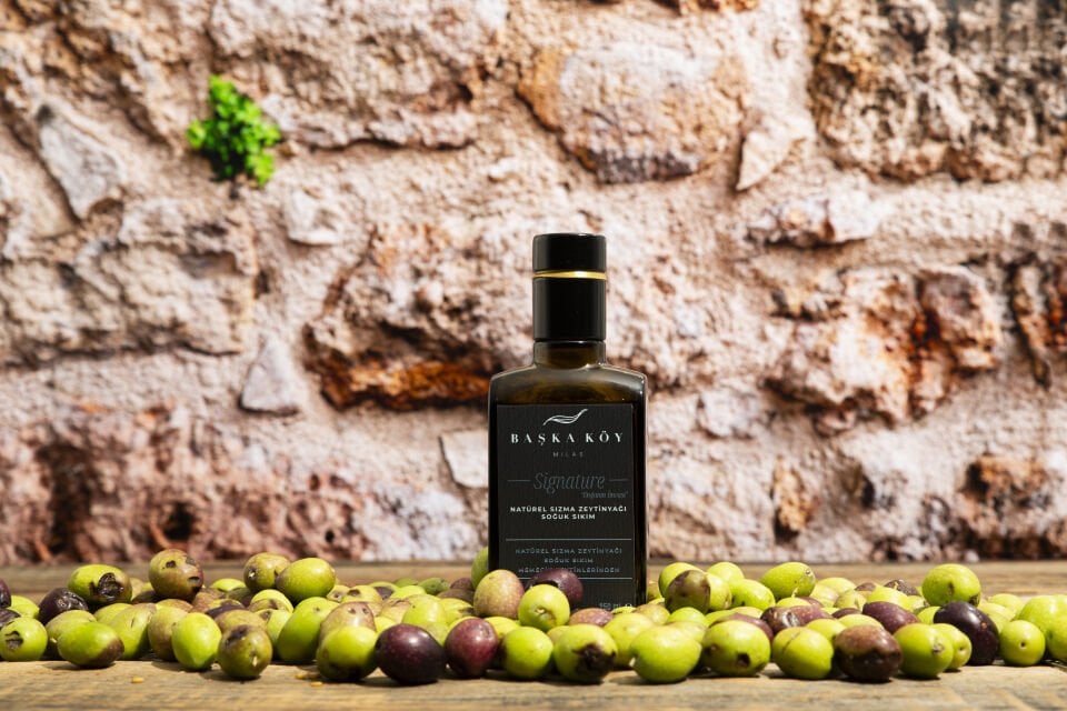 Başka Köy Signature: Özel Tasarım Kutulu Soğuk Sıkım Erken Hasat (250ml)